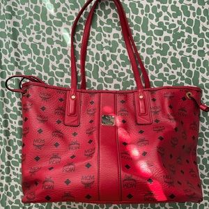 AUTHENTIC REVERSIBLE MEDIUM MCM SHOPPERS BAG